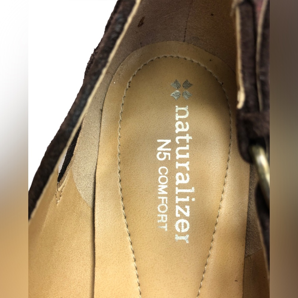 Like New Naturalizer Brown Suede Heels - Picture 2 of 8